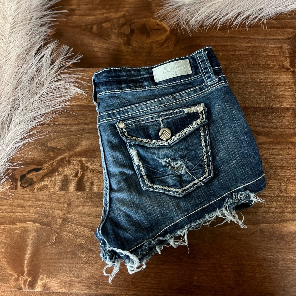 Daytrip Gemini Buckle Brand Denim Rhinestone Shorts size 30
